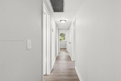 1530 Crescent Cir unit 8, West Palm Beach, FL 33403 - photo 5