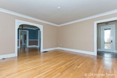 007 - living room - IMG_4173