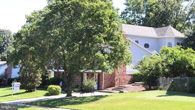 8107 Hudson Falls Way, Springfield, VA 22153 - photo 4