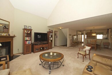 348 Sycamore Woods Ln unit 348, Columbus, OH 43230 - photo 7