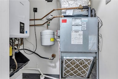 39 Webster St unit 204, Pawtucket, RI 02860 - photo 4