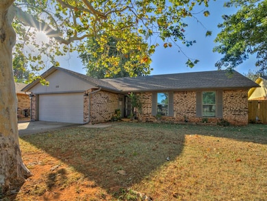 938 W Ridgecrest Way, Mustang, OK 73064 - photo 4