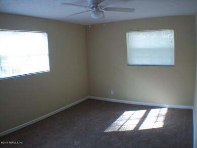 2133 Belinda Cir, Jacksonville, FL 32216 - photo 5