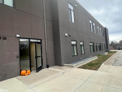 110 Rocksylvania Ave, Iowa Falls, IA 50126 - photo 4