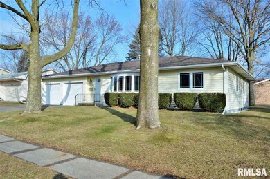 4621 Warren St, Davenport, IA 52806 - photo 2