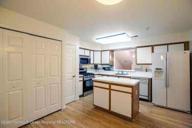 70H Winthrop Rd, Monroe Township, NJ 08831 - photo 4