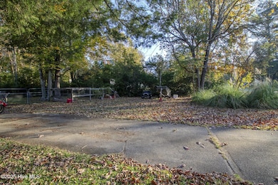 816 Mill River Rd, Jacksonville, NC 28540 - photo 4