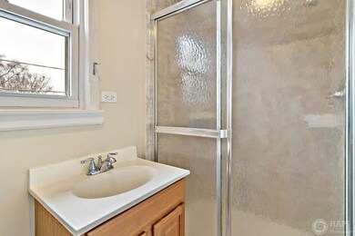 821 N Jackson St, Waukegan, IL 60085 - photo 7