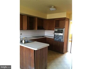 1220 Mill Creek Cir, Southampton, PA 18966 - photo 5