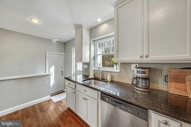 3039 Castle Rd, Falls Church, VA 22044 - photo 5