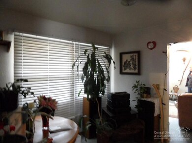 143 SW 10th St, Redmond, OR 97756 - photo 4