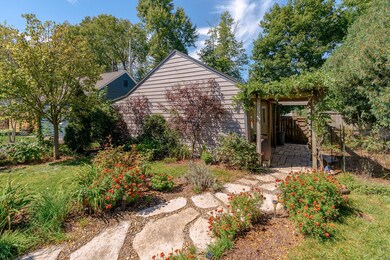 4389 Ingham Ave-5
