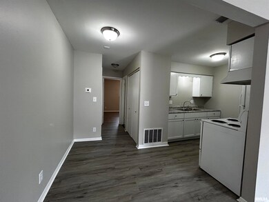 1902 Sheridan Rd unit 2, Pekin, IL 61554 - photo 3