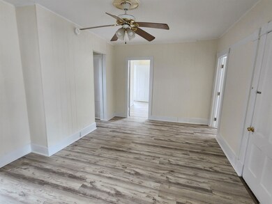 42 Chestnut St, Claremont, NH 03743 - photo 4