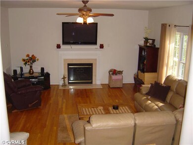 Den/Family/Great Room - Gas FP (marble), Hardwoods