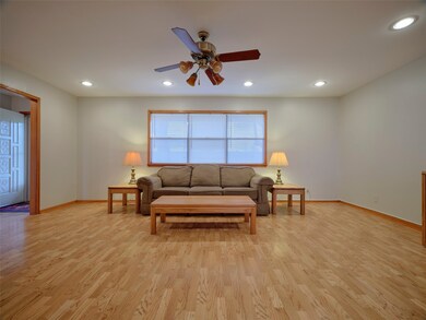 8434 Brinkmeyer Rd, Needville, TX 77461 - photo 7