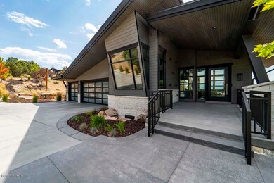 31_Exterior_high_3548404