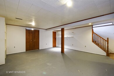 600 Chestnut Ct unit 2, Algonquin, IL 60102 - photo 2