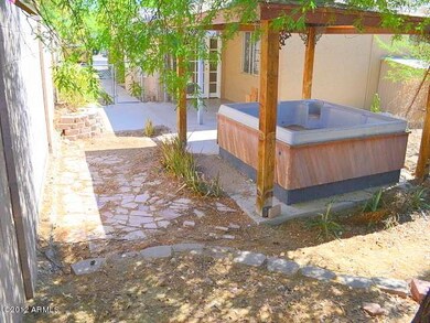 023-229941-back-yard-1