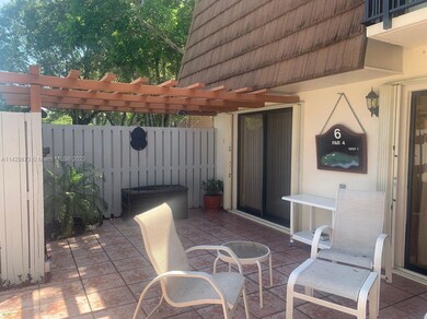 PRIVATE COURTYARD