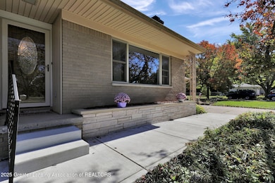 2206 Kuerbitz Dr, Lansing, MI 48906 - photo 3