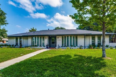 6250 Danbury Ln, Dallas, TX 75214 - photo 2