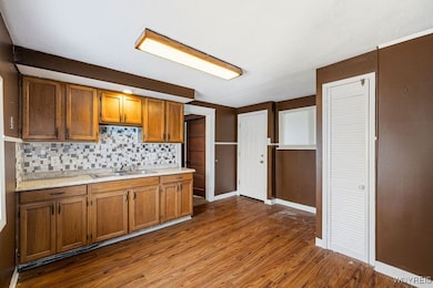 2488 Whitney Ave, Niagara Falls, NY 14301 - photo 2