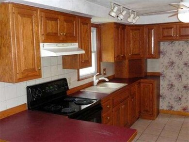 30 Beachpoint Rd, Lancaster, MA 01523 - photo 3