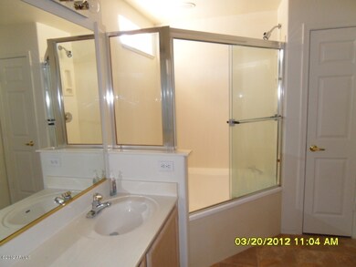MASTER TUB/SHOWER