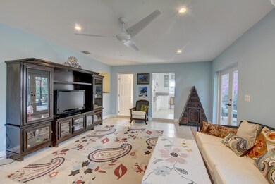 lh 987 sw 8th st-21