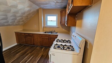 558 Third St unit 3, Fall River, MA 02721 - photo 2