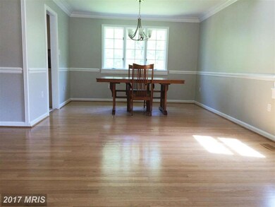 8705 Litwalton Ct, Vienna, VA 22182 - photo 5