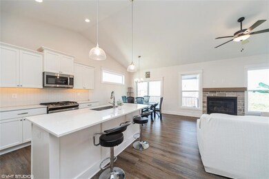 9131 Greenway Dr, West Des Moines, IA 50266 - photo 6