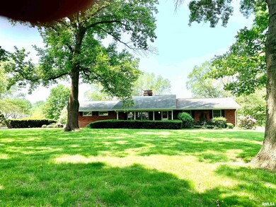 211 Leland Lake Dr, Jacksonville, IL 62650 - photo 2