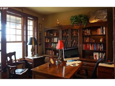 7118 Grandview Ave, Scotts Mills, OR 97375 - photo 4