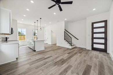 5529 Denmark St unit A, Houston, TX 77028 - photo 2