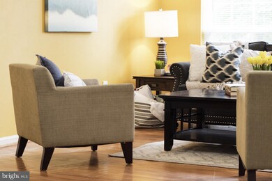 10203 Tulip Tree Dr, Bowie, MD 20721 - photo 3