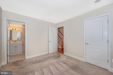 11825 Regents Park Dr, Germantown, MD 20876 - photo 5