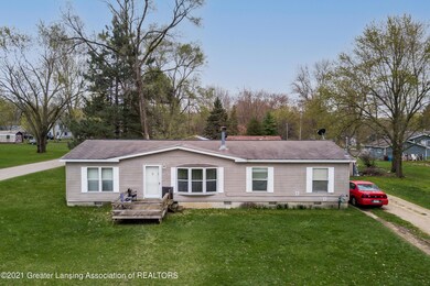 524 E Main St Maple Rapids MI-6