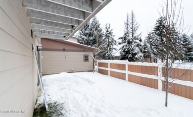 Rear fenced yard