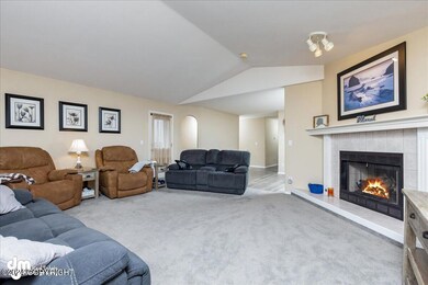 07-Living Room 20240506-DW-1018