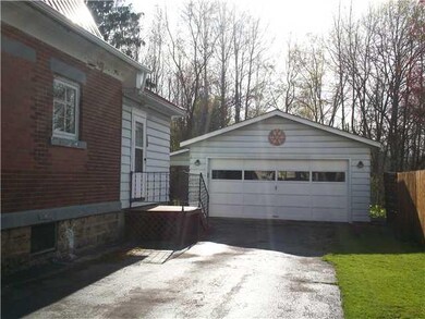 Parking Lot/Garage