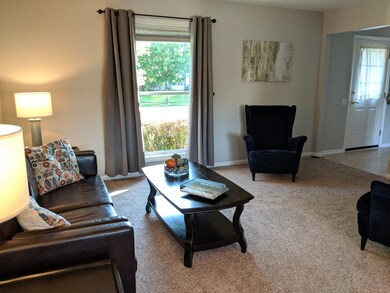 2120 Cumberland Pkwy, Algonquin, IL 60102 - photo 3