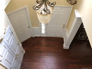Stunning, well appointed entry way w/hardwoods.