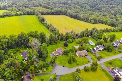 156 Indian Spring Dr, Stroudsburg, PA 18360 - photo 5