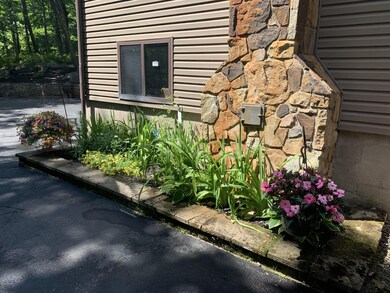 100 Concours Ln, Hawley, PA 18428 - photo 7