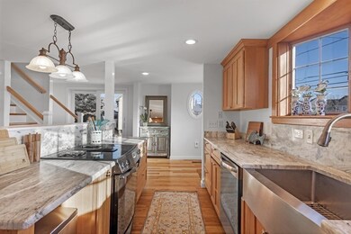 8 Harbor St, Newburyport, MA 01950 - photo 7