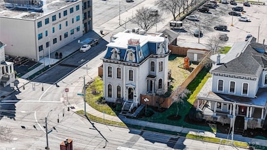 208 W Monument Ave, Dayton, OH 45402 - photo 2