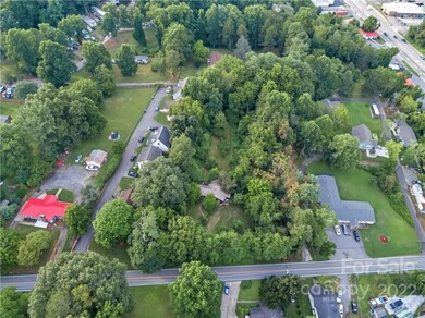 124 Rock Hill Rd, Asheville, NC 28803 - photo 2