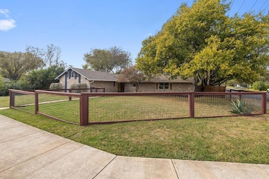 6102 Thames Dr, Austin, TX 78723 - photo 3